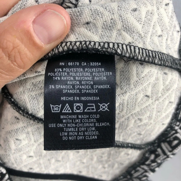 Anthropologie postage stamp brand print tank S - Picture 4 of 5